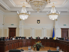 В Ірпені на суддю тиснули рекламою на сіті-лайтах