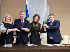 Голова КОДА та дружина Президента України підписали Хартію міжнародного саміту "Стратегічне партнерство: Освіта. Наука. Влада" (ФОТО)