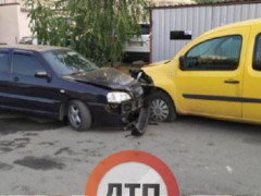 У Софіївській Борщагівці водій потрощив чужі автівки