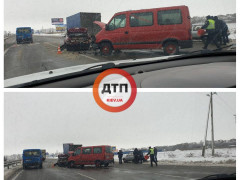 На Київщині через погіршення погодних умов зіштовхнулося два автомобіля 