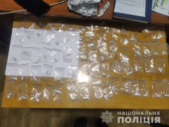 Молода ірпінчанка продавала метадон через інтернет (ФОТО)