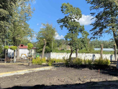 У Коцюбинському триває озеленення нового скверу (ФОТО)