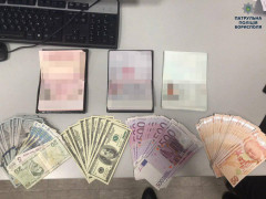 У "Борисполі" чоловік намагався обміняти фальшиві гроші (ФОТО) 