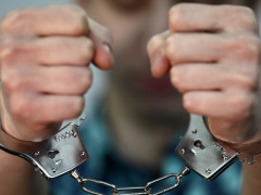 В Узині чоловік прийшов на вечерю до старенького односельця, а потім програбував його 