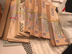  На Київщині взяли під варту двох директорів, які "спалилися" на хабарі (ФОТО)  