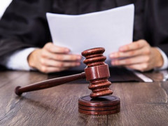 У Борисполі за побиття поліцейського чоловіку присудили 2 роки