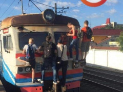 В Ірпені п’ятеро підлітків влаштували екстрим на електричці