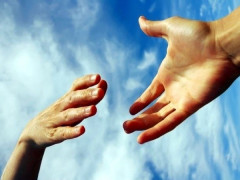 У Білій Церкві небайдужий громадянин та патрульні допомогли врятувати життя чоловіка (ВІДЕО)