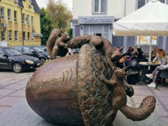 Білки з "Льодовикового періоду": у Білій Церкві з’явилася нова скульптура (ФОТО)