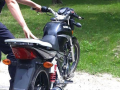 На Київщині чоловік їздив на мопеді з майже смертельною дозою алкоголю в крові