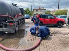У Козині очищують дренажні системи
