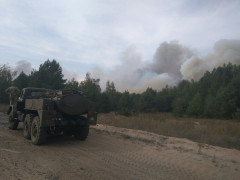 Пожежу на полігоні в Дівичках досі не загасили (ФОТО, ВІДЕО)
