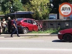У Вишгороді водій не впорався з керуванням
