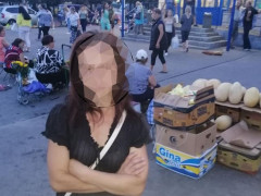 У Білій Церкві жінка зрізала золото з ший перехожих