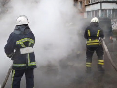 В Обухові посеред дороги горів легковик (ВІДЕО)