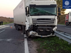 На Київщині неуважність водія сталася причиною зіткнення двох вантажівок (ФОТО)