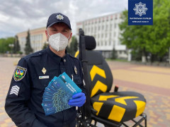 "Пристібайся — не жахайся": патрульні провели акцію в Борисполі (ФОТО)