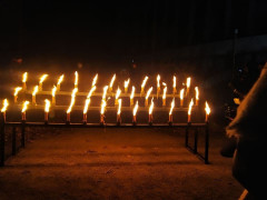 У Прип’яті вночі запалили свічки в пам’ять Чорнобильської катастрофи