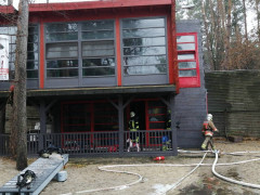На Обухівщині 30 вогнеборців гасили пожежу в готельно-ресторанному комплексі (ФОТО)