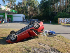 У селі Капітанівка сталась аварія – одна автівка перекинулась на дах (ФОТО)