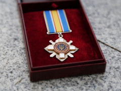 Загиблого на Донбасі бійця з Обухова нагородили президентським орденом (ФОТО)