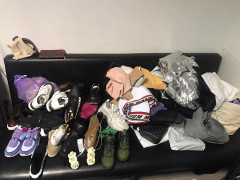 У "Борисполі" в двох жінок вилучили брендового одягу на суму майже 2 млн грн  