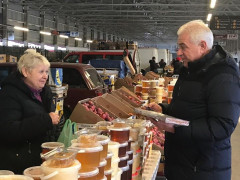 Присяжнюк навідався на ринок Азарова у Петропавлівській Борщагівці