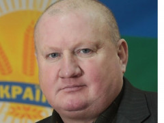 Депутат Київської облради розлучився з дружиною, щоб привласнити землі громади, - ЗМІ