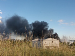 Жителі Білогородки страждають від пожежі на нелегальному смітнику (ФОТО, ВІДЕО)