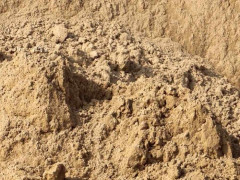 На Обухівщині незаконно видобувають пісок із Дніпра, ‒ рибалки