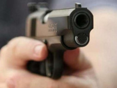 В Іванкові чоловік вчиняв озброєні напади на жінок