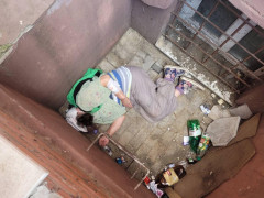 Білоцерківські рятувальники витягнули жінку з цокольного приямку