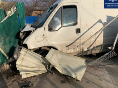 У Білій Церкві водій не впорався з керуванням та наїхав на паркан (ФОТО)