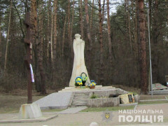На Бориспільщині вандал пошкодив та обікрав меморіал Героям Небесної сотні