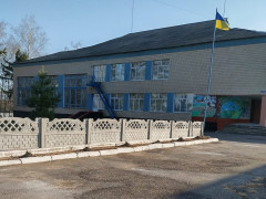 У Ставищенській громаді взялися за оновлення шкільних парканів (ФОТО)