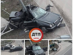 Не впорався з керуванням: на Обухівщині водій на великій швидкості влетів в стовп