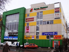 Демеркурізація в Бучі: біля торгівельного центру утилізували люмінісцентні лампи (ФОТО)