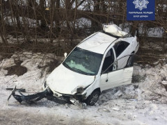 На Білоцерківщині іномарка не впоралась з керуванням й злетіла у кювет