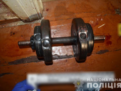 На Вишгородщині син убив матір гантеллю та намагався вкоротити собі віку