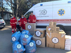  У Миронівці медикам подарували дві тисячі комплектів одноразового одягу 