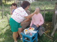 В Білоцерківському районі у літньої жінки родичі відібрали майно