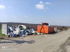 На Білоцерківщині жителі села потопають у смітті (ФОТО)