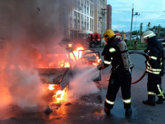 У Феодосіївській ОТГ на парковці спалахнула машина та згоріла вщент (ФОТО)