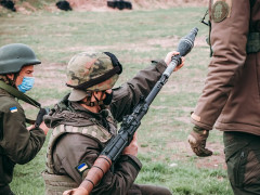 У Вишгороді гвардійці тренувались із гранатометними розрахунками (ФОТО)