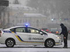ДТП за участі пасажирського автобуса: у Борисполі авто занесло в кювет (ФОТО)