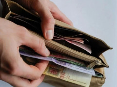 Середня заробітна плата жителів Київської області у 2,4 раза більша за мінімальну