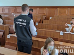 Успішний іспит для студентів-медиків: поліція Київщини викрила злочинну групу (ФОТО)
