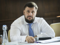 На Обухівщині суд арештував землю і будинки колишнього міністра Януковича 