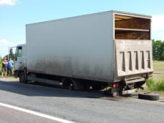  На ходу відлетіло колесо: у Переяслав-Хмельницькому районі вантажівка спровокувала ДТП (ФОТО)