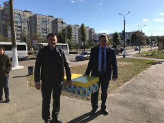На Київщині Гройсман роздає подарунки немовлятам (ФОТО)